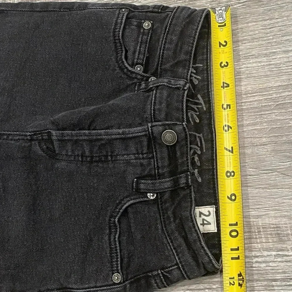 We The Free People Denim Frayed Cut Off Shorts size 24 Bermuda Button Fly Boho - Picture 7 of 16